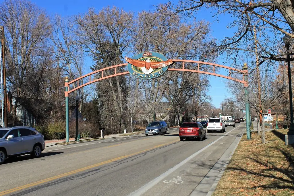 City of Eagle arch sign over the road in downtown Eagle, Idaho